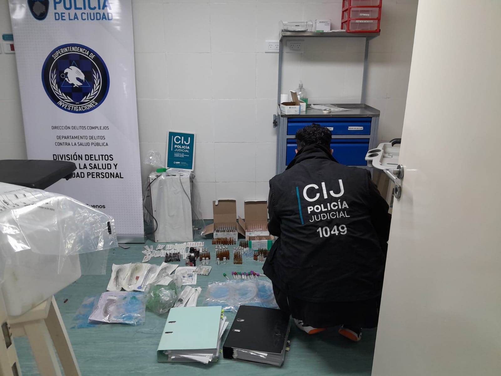 Fiscalía y Policía de la Ciudad secuestran productos tóxicos en locales de estética