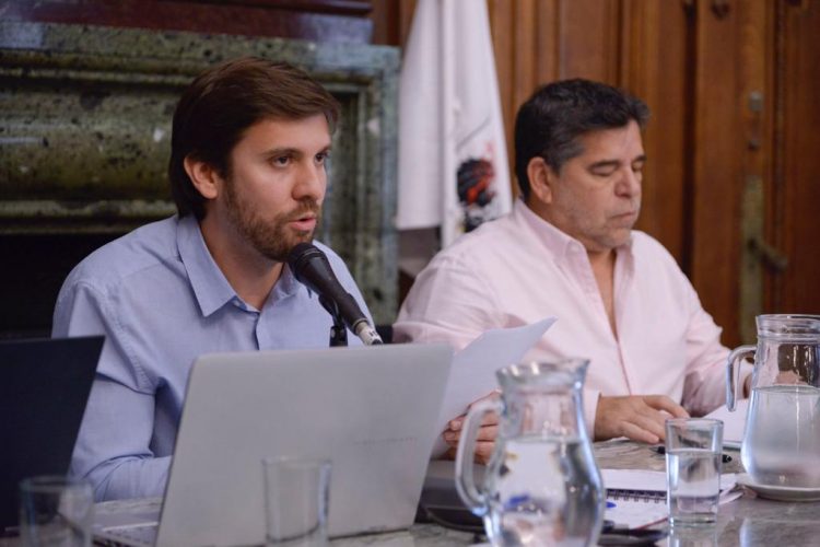 El Presupuesto 2025 de la Ciudad apunta al déficit cero y fomenta el desarrollo social