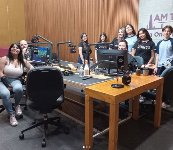 Estudiantes de 5to año realizan prácticas profesionales en Radio Ciudad