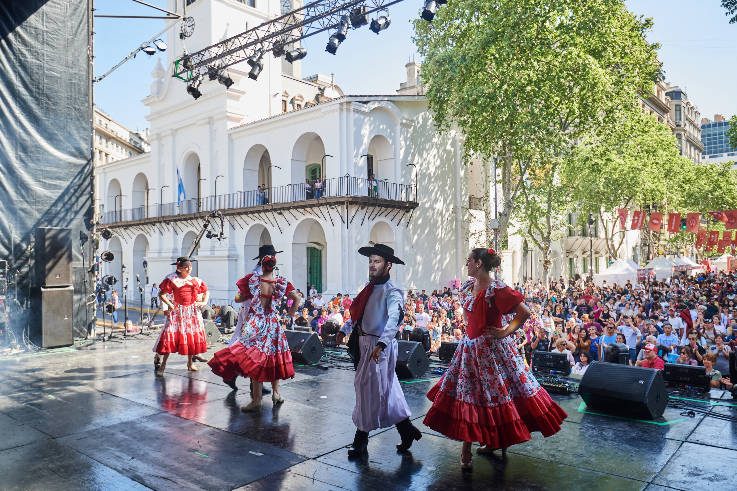 Llega la Feria de las Regiones a la Avenida de Mayo