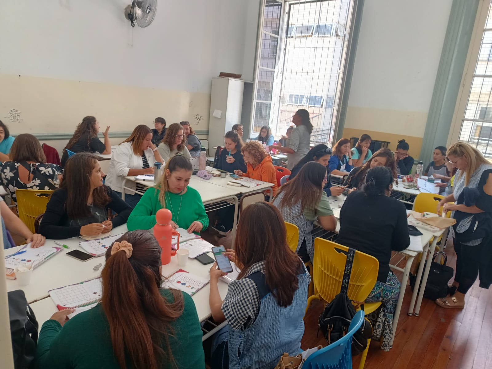 Más de 25 mil docentes participaron en la primera jornada de formación situada del año en la Ciudad